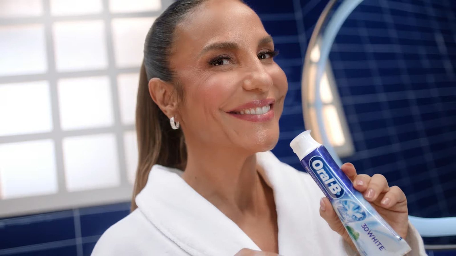 Oral-B 3D White inicia nova fase com Ivete Sangalo como embaixadora